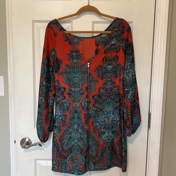 Boho Short V-back Dress - Picture 2 of 4